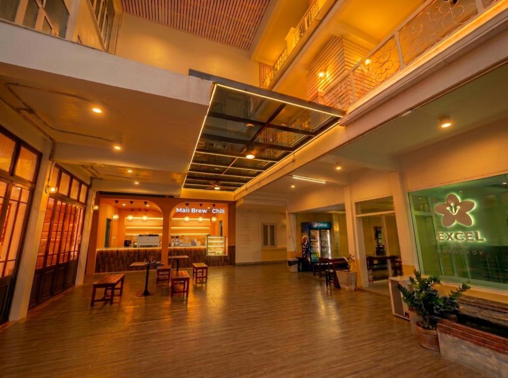 Cafe & Lounge 2