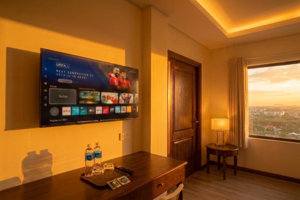 TV & Desk